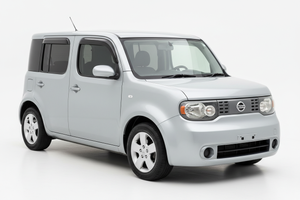 2009 Nissan Cube with tinted windows